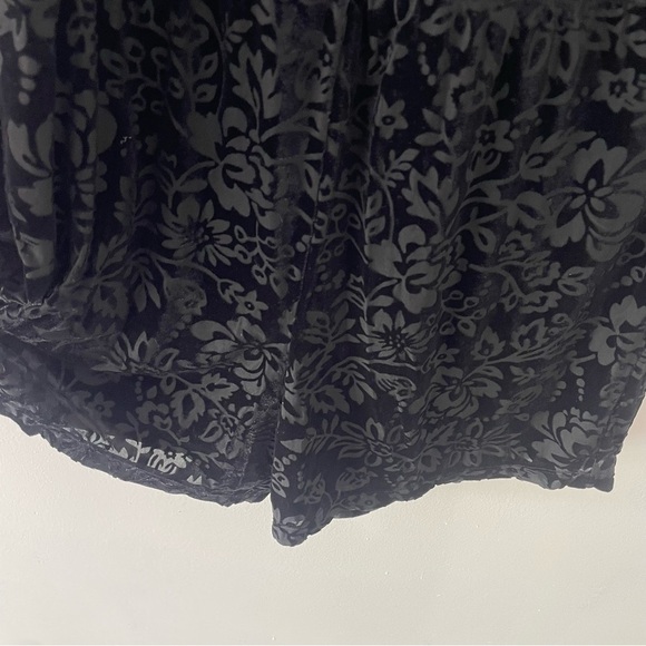 Saylor x Anthropologie Rebecca Velvet Floral Burnout V-neck Romper  37210 - Picture 6 of 10